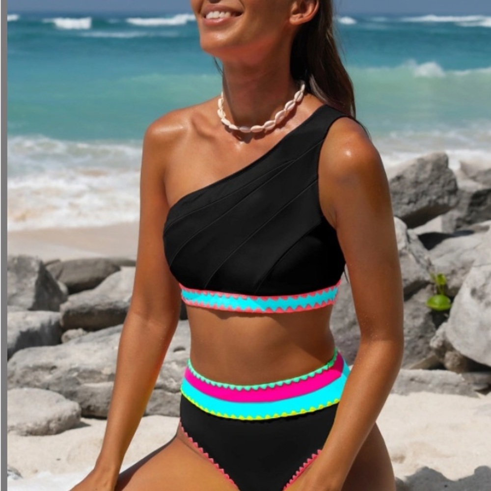 Popvil Black One-Shoulder Bikini Set